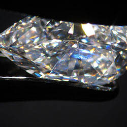 Glas Filled Pearcut Diamond